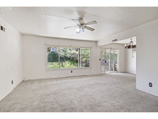 531 Nw HARRISON St, Canyonville, OR 97417
