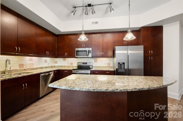 4620 Piedmont Row Drive 304, Charlotte, NC 28210