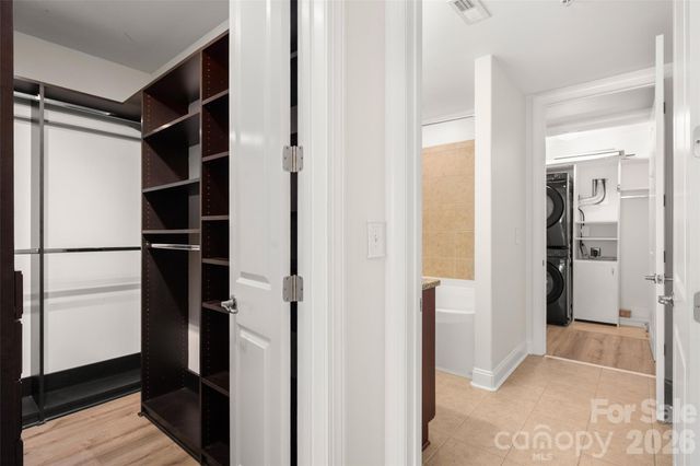 4620 Piedmont Row Drive 304, Charlotte, NC 28210