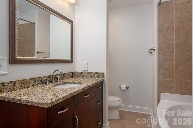 4620 Piedmont Row Drive 304, Charlotte, NC 28210