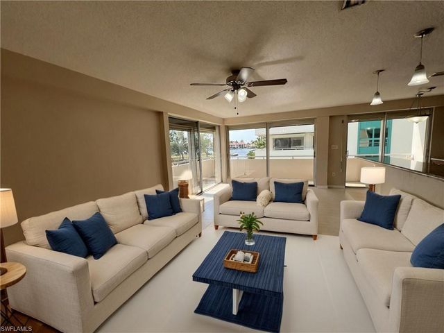 4803 Sunset CT # 106, Cape Coral, FL 33904