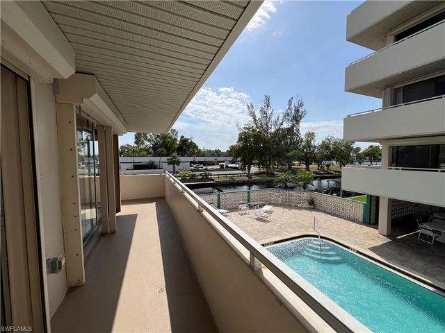 4803 Sunset CT # 106, Cape Coral, FL 33904