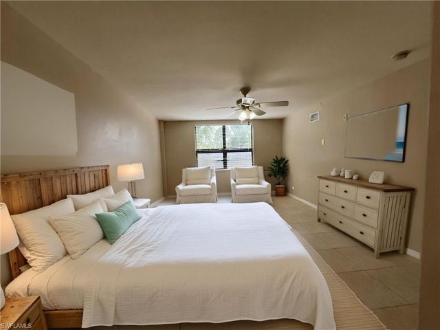 4803 Sunset CT # 106, Cape Coral, FL 33904