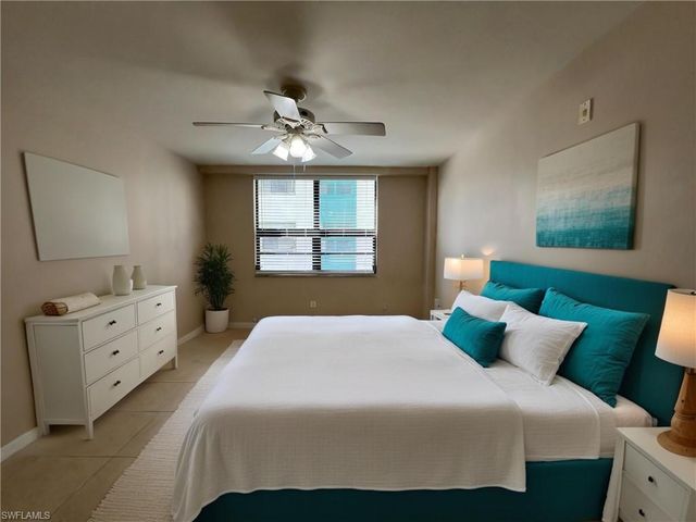 4803 Sunset CT # 106, Cape Coral, FL 33904