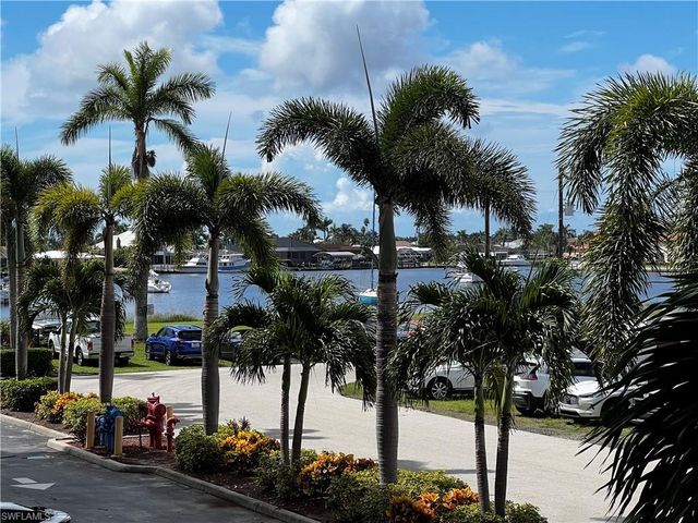 4803 Sunset CT # 106, Cape Coral, FL 33904