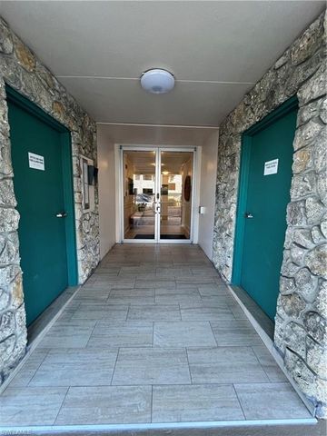 4803 Sunset CT # 106, Cape Coral, FL 33904