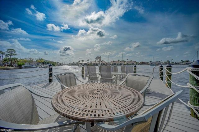 4803 Sunset CT # 106, Cape Coral, FL 33904