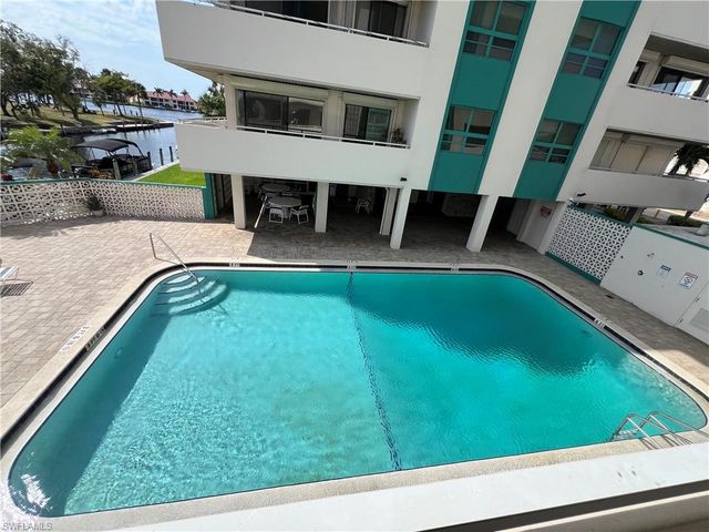 4803 Sunset CT # 106, Cape Coral, FL 33904