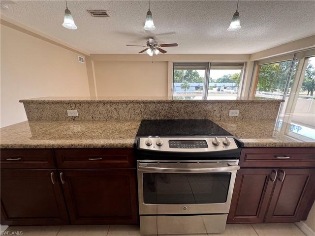 4803 Sunset CT # 106, Cape Coral, FL 33904