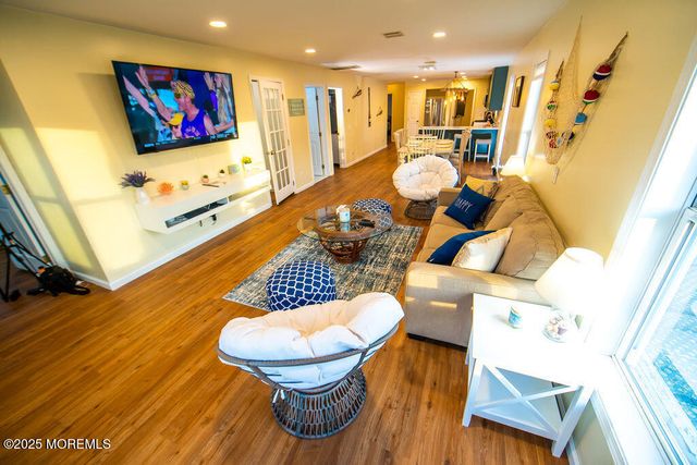 28 Central Avenue, Point Pleasant Beach, NJ 08742