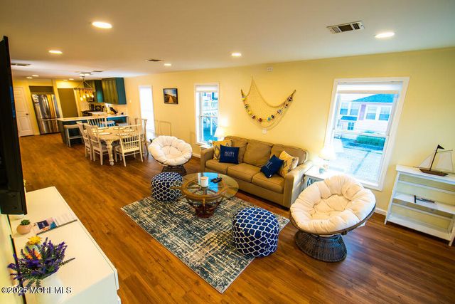 28 Central Avenue, Point Pleasant Beach, NJ 08742