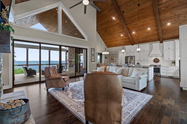 4965 Crockett Pointe Road, Jasper, TN 37347