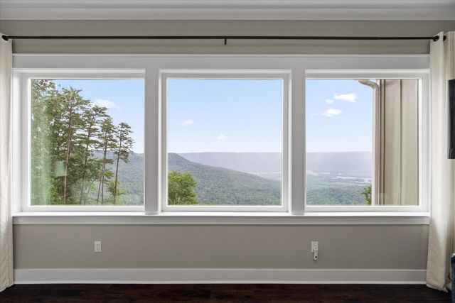 4965 Crockett Pointe Road, Jasper, TN 37347
