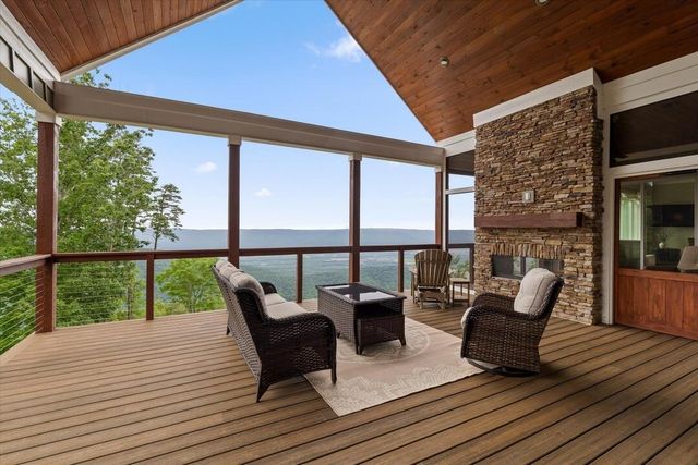 4965 Crockett Pointe Road, Jasper, TN 37347
