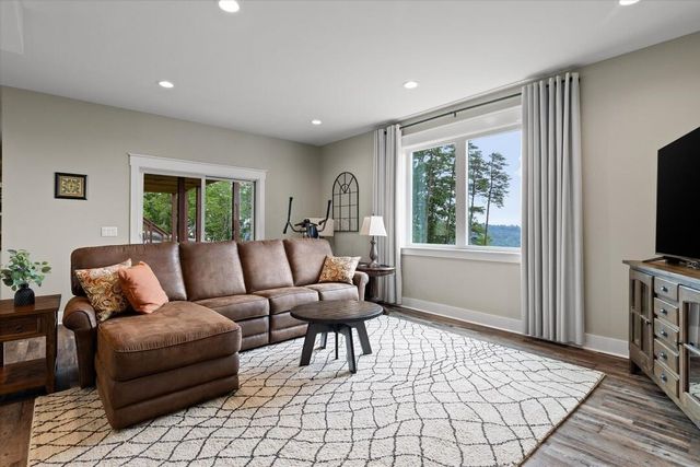 4965 Crockett Pointe Road, Jasper, TN 37347