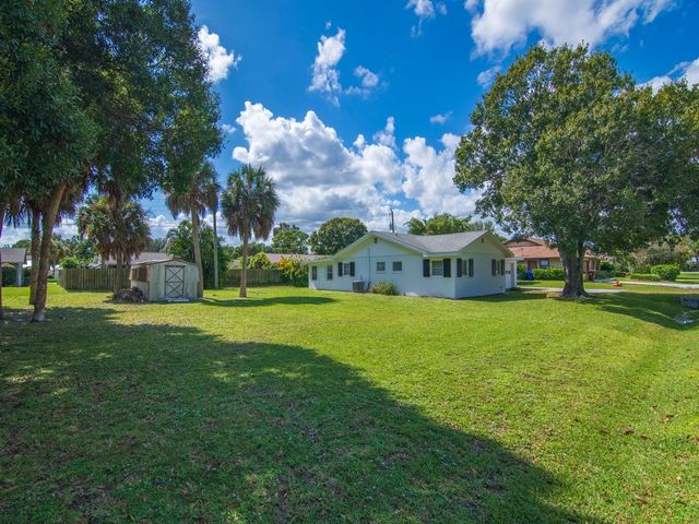 1845 6th Street, Vero Beach, FL 32962