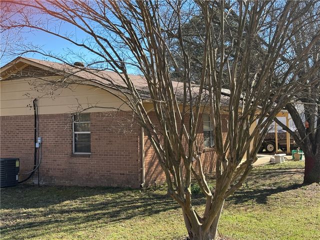 403 6th Street, Ola, AR 72853