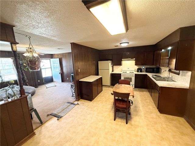 403 6th Street, Ola, AR 72853