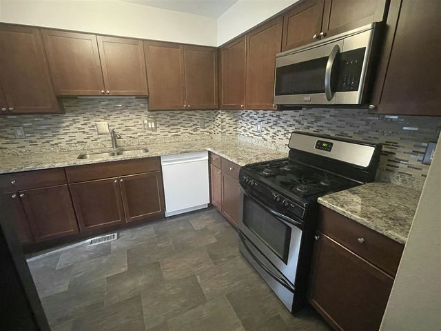 41535 Bedford Drive, Canton, MI 48187