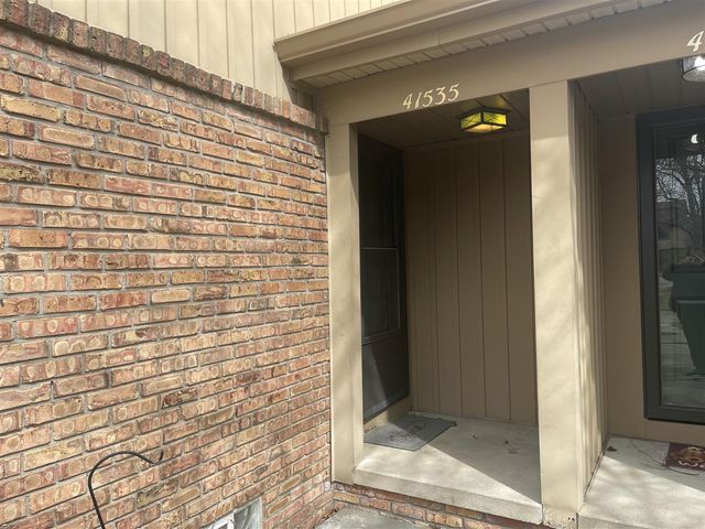 41535 Bedford Drive, Canton, MI 48187