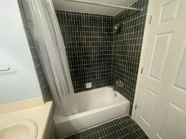 41535 Bedford Drive, Canton, MI 48187