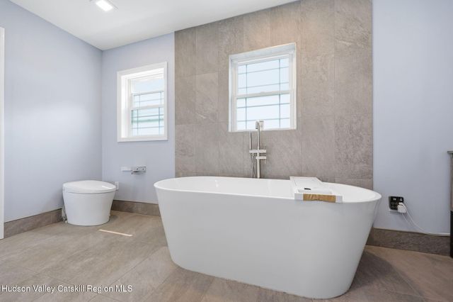 385 First Avenue, Kingston, NY 12401