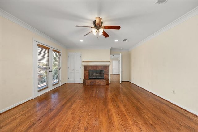 4400 Summercrest Court, Fort Worth, TX 76109