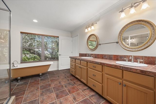 4400 Summercrest Court, Fort Worth, TX 76109