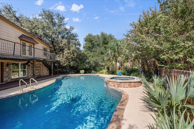 4400 Summercrest Court, Fort Worth, TX 76109