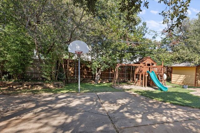 4400 Summercrest Court, Fort Worth, TX 76109