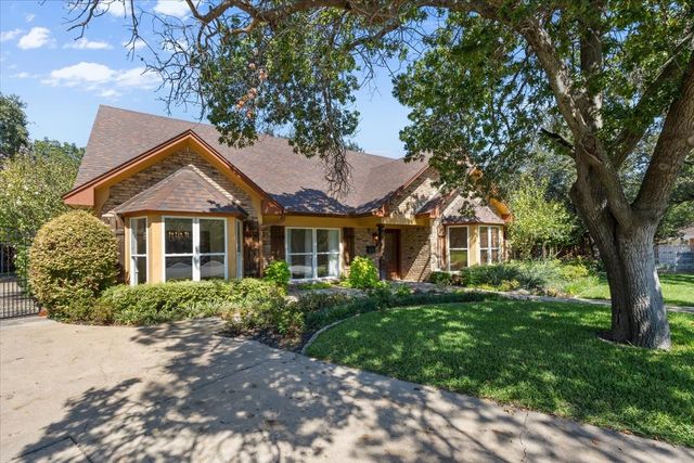 4400 Summercrest Court, Fort Worth, TX 76109