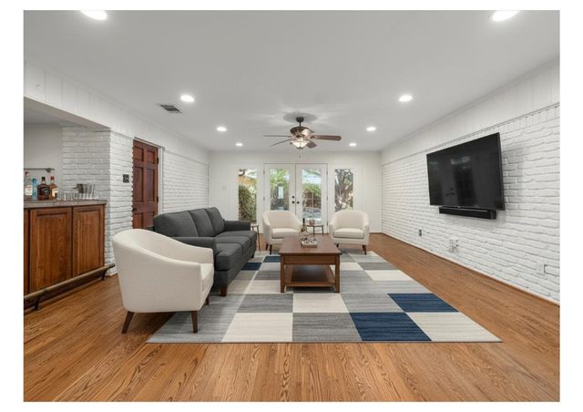 4400 Summercrest Court, Fort Worth, TX 76109