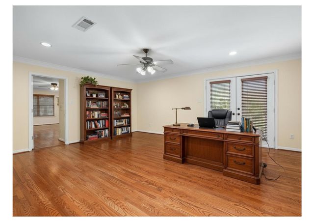 4400 Summercrest Court, Fort Worth, TX 76109
