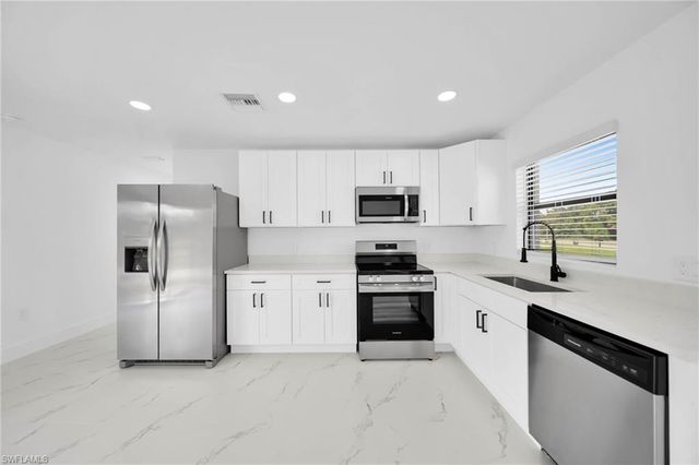 4987 Fairway Ct, Lehigh Acres, FL 33971