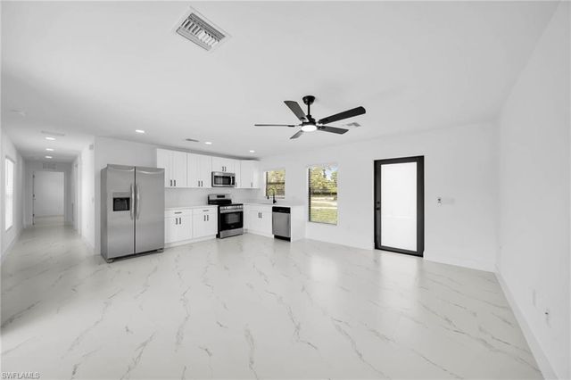 4987 Fairway Ct, Lehigh Acres, FL 33971