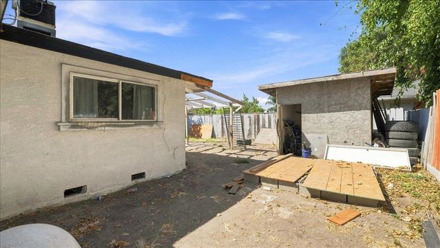 2419 Nightingale Ave, Stockton, CA 95205