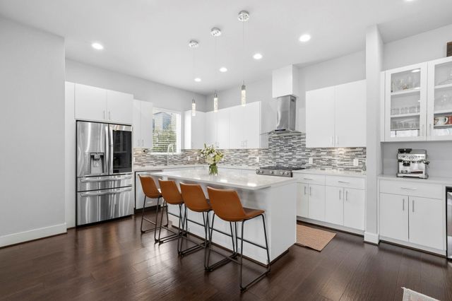 3303 Baron Street, Houston, TX 77020