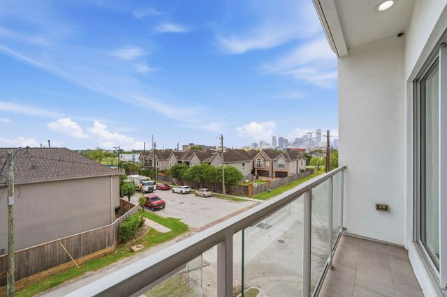 3303 Baron Street, Houston, TX 77020