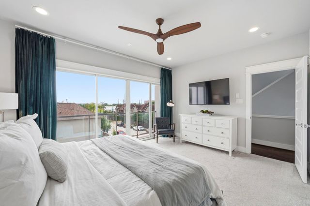 3303 Baron Street, Houston, TX 77020