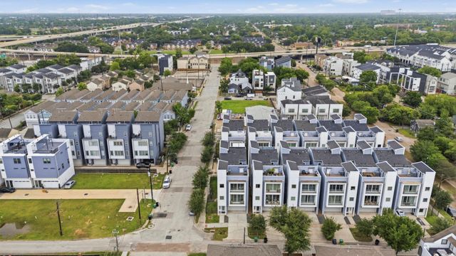 3303 Baron Street, Houston, TX 77020