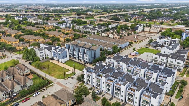 3303 Baron Street, Houston, TX 77020