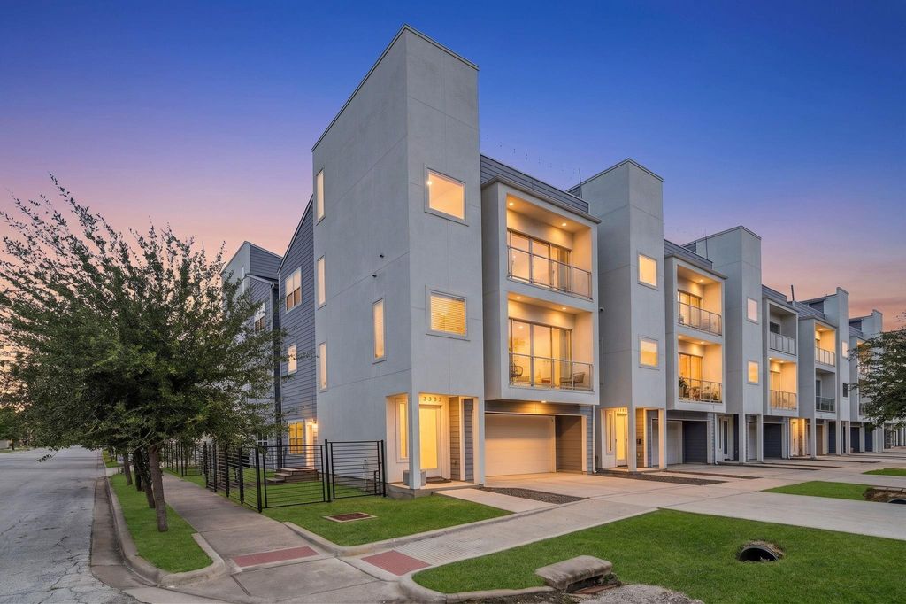 3303 Baron Street, Houston, TX 77020