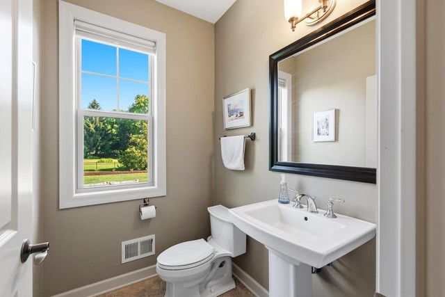 N47W7810 Parkland ROAD, Cedarburg, WI 53012