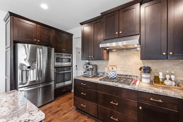 N47W7810 Parkland ROAD, Cedarburg, WI 53012