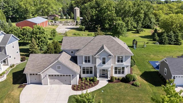 N47W7810 Parkland ROAD, Cedarburg, WI 53012