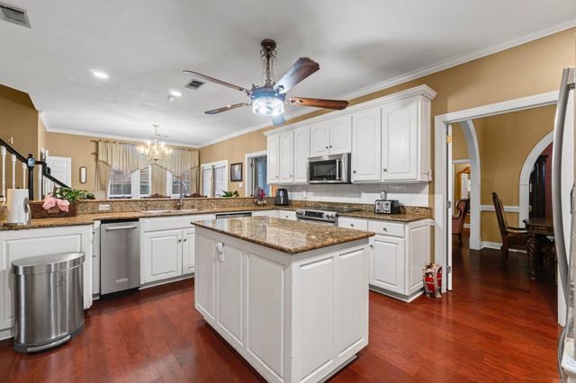 2 Rosaires Way, Little Rock, AR 72223