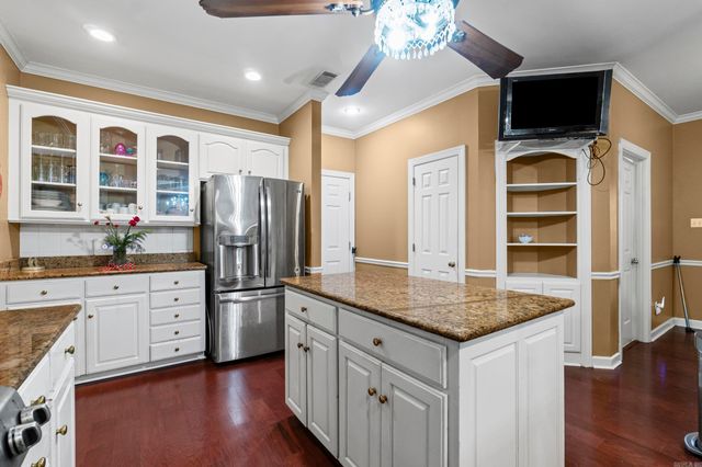 2 Rosaires Way, Little Rock, AR 72223