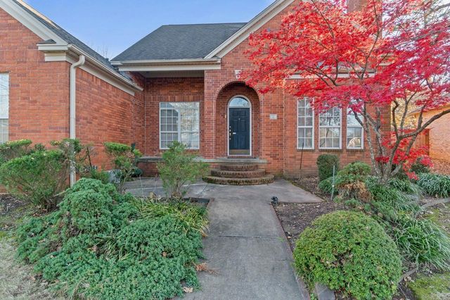 2 Rosaires Way, Little Rock, AR 72223