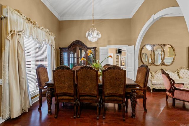 2 Rosaires Way, Little Rock, AR 72223