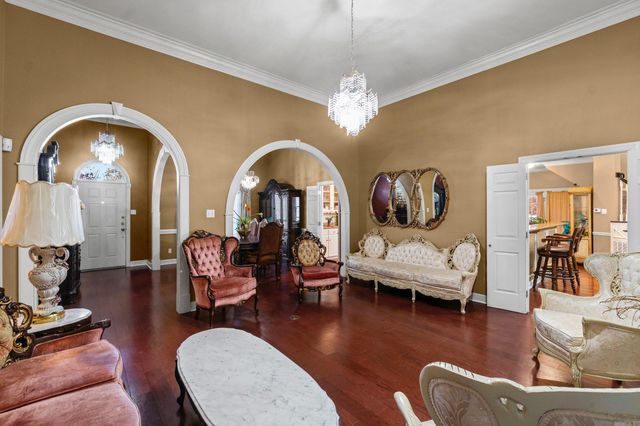 2 Rosaires Way, Little Rock, AR 72223